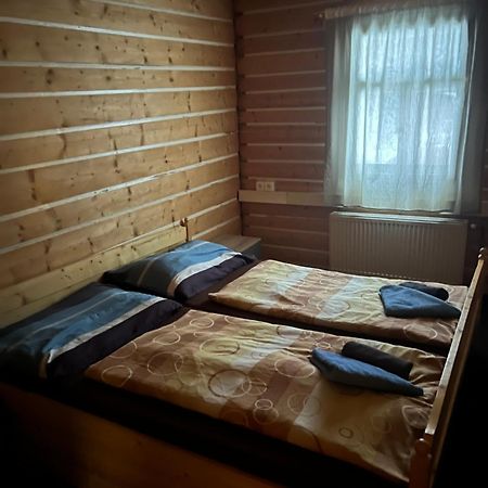 Penzion Lesni Zatisi- Harrachov Exteriör bild