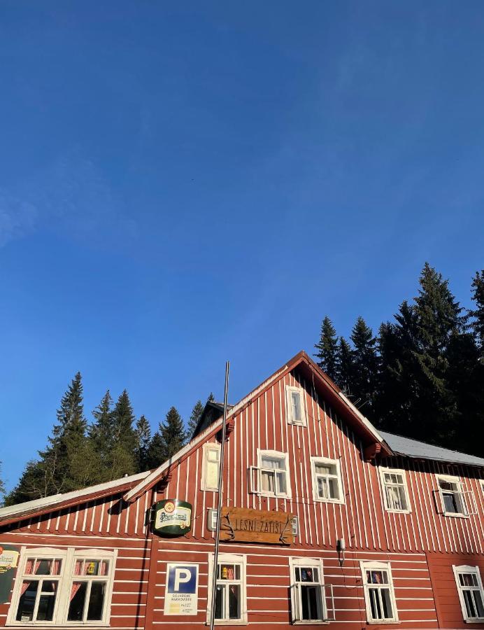 Penzion Lesni Zatisi- Harrachov Exteriör bild