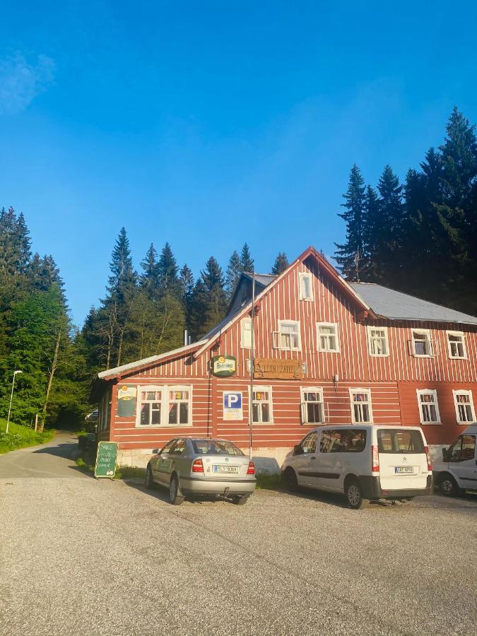 Penzion Lesni Zatisi- Harrachov Exteriör bild