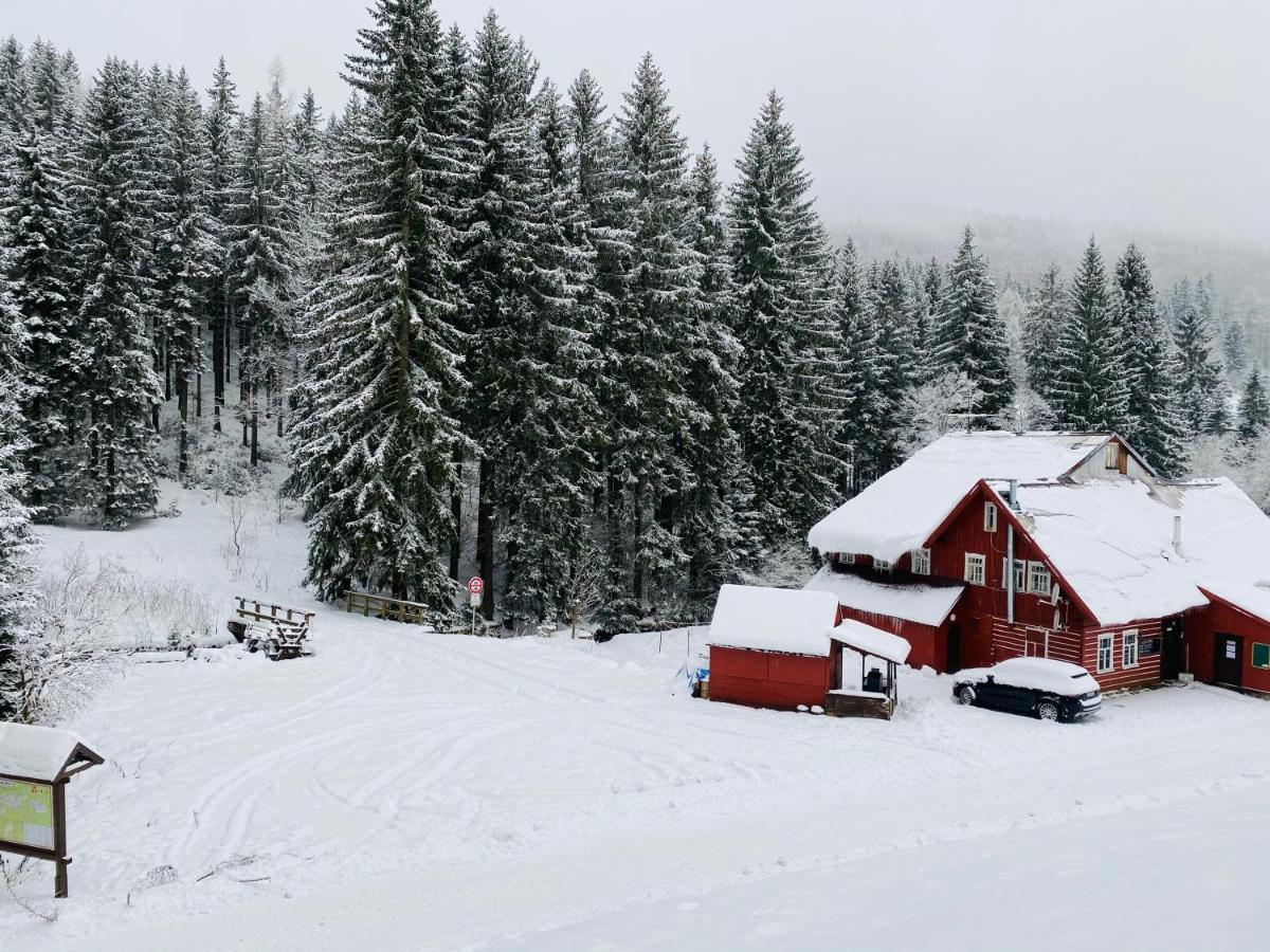 Penzion Lesni Zatisi- Harrachov Exteriör bild