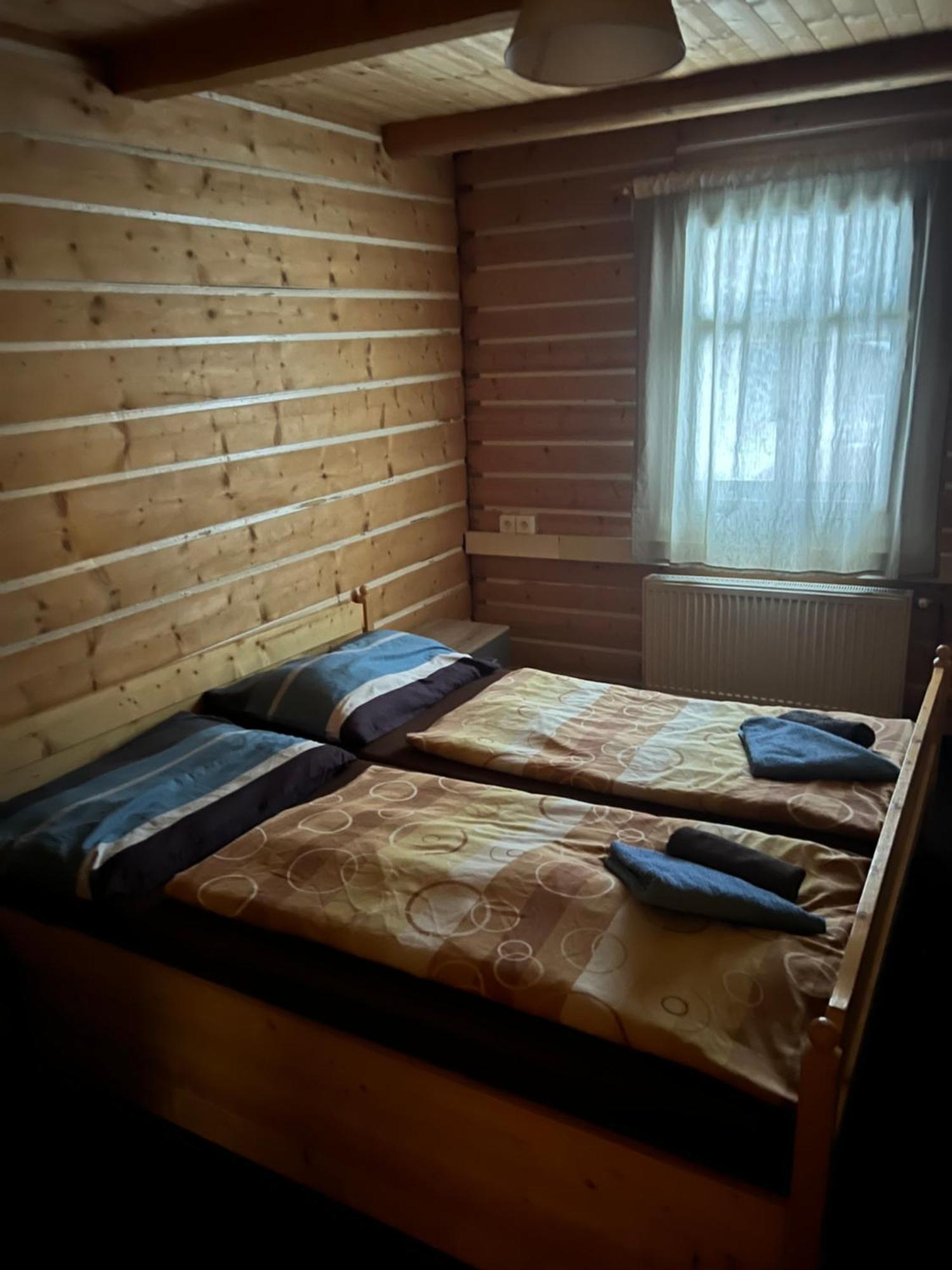 Penzion Lesni Zatisi- Harrachov Exteriör bild