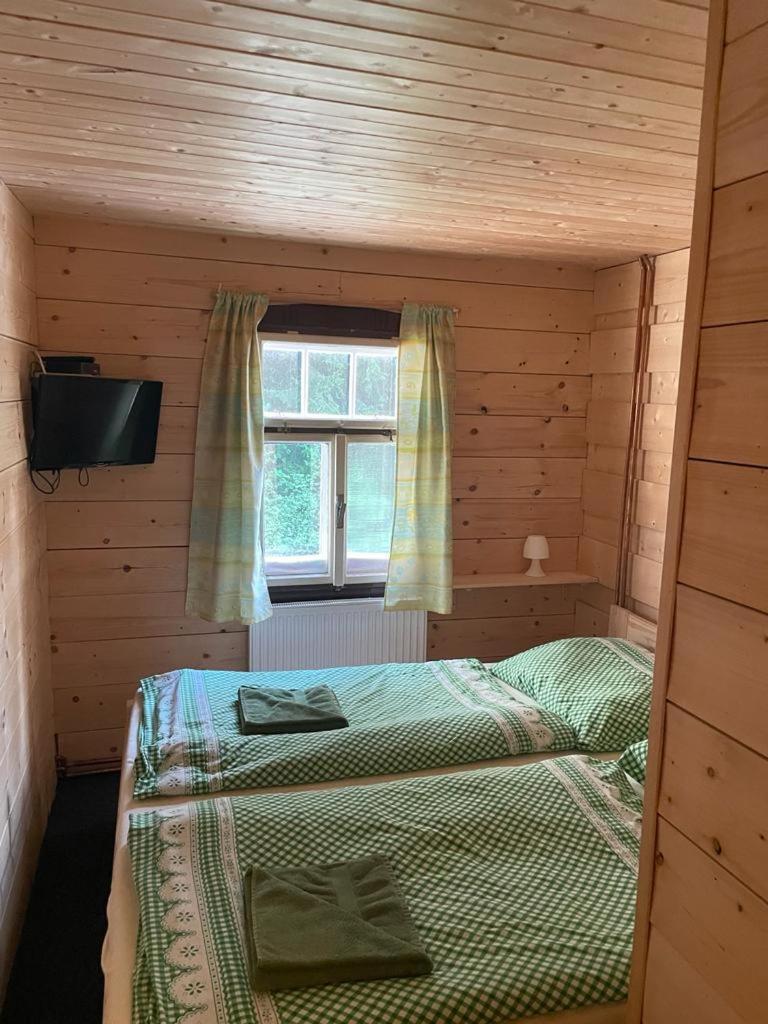 Penzion Lesni Zatisi- Harrachov Exteriör bild