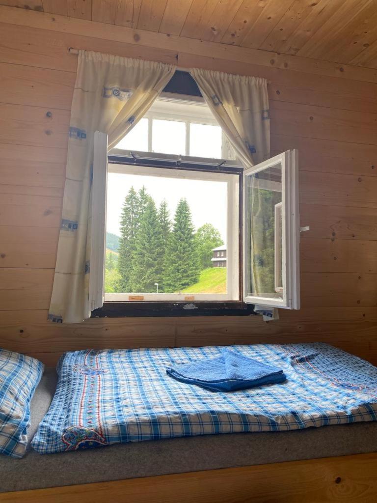 Penzion Lesni Zatisi- Harrachov Exteriör bild